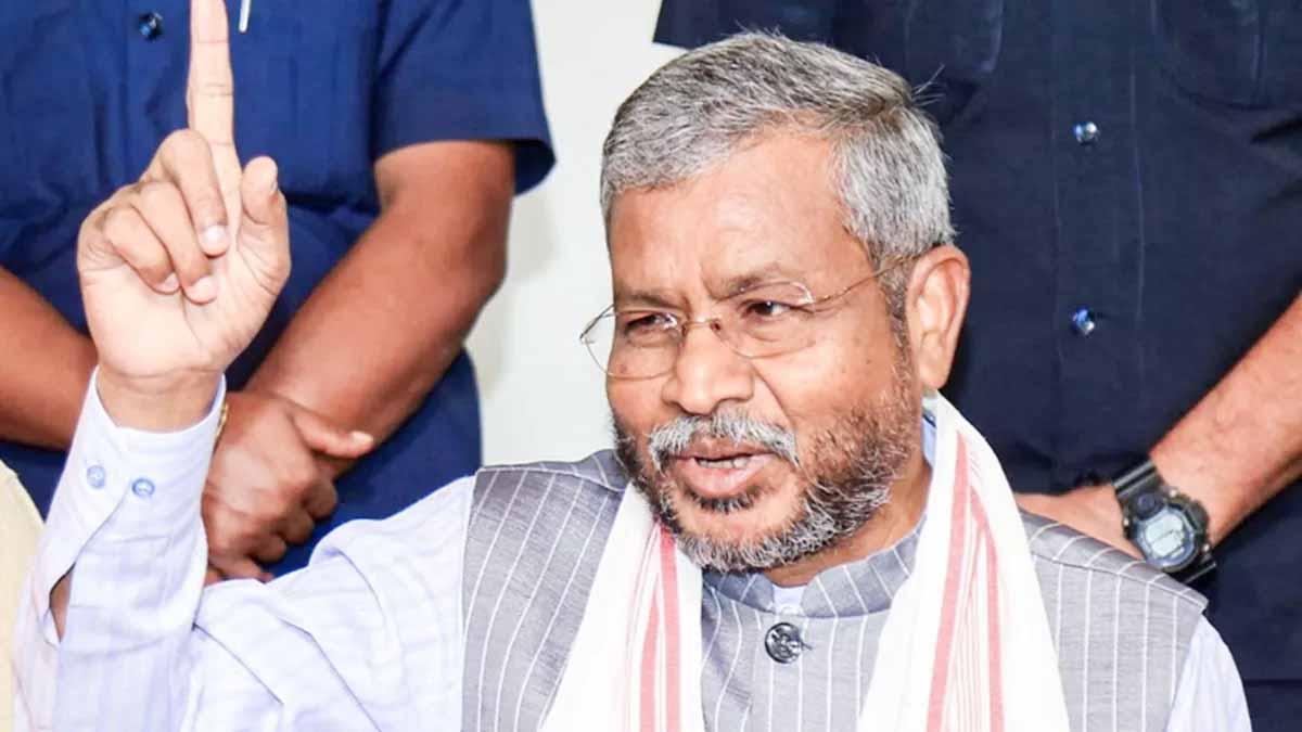 lagatarIN's tweet image. झारखंड में म्यूटेशन के नाम पर खुलेआम हो रही वसूलीः बाबूलाल
lagatar.in/extortion-is-b… #jharkhand #Ranchi #mutation #babulalmarandi