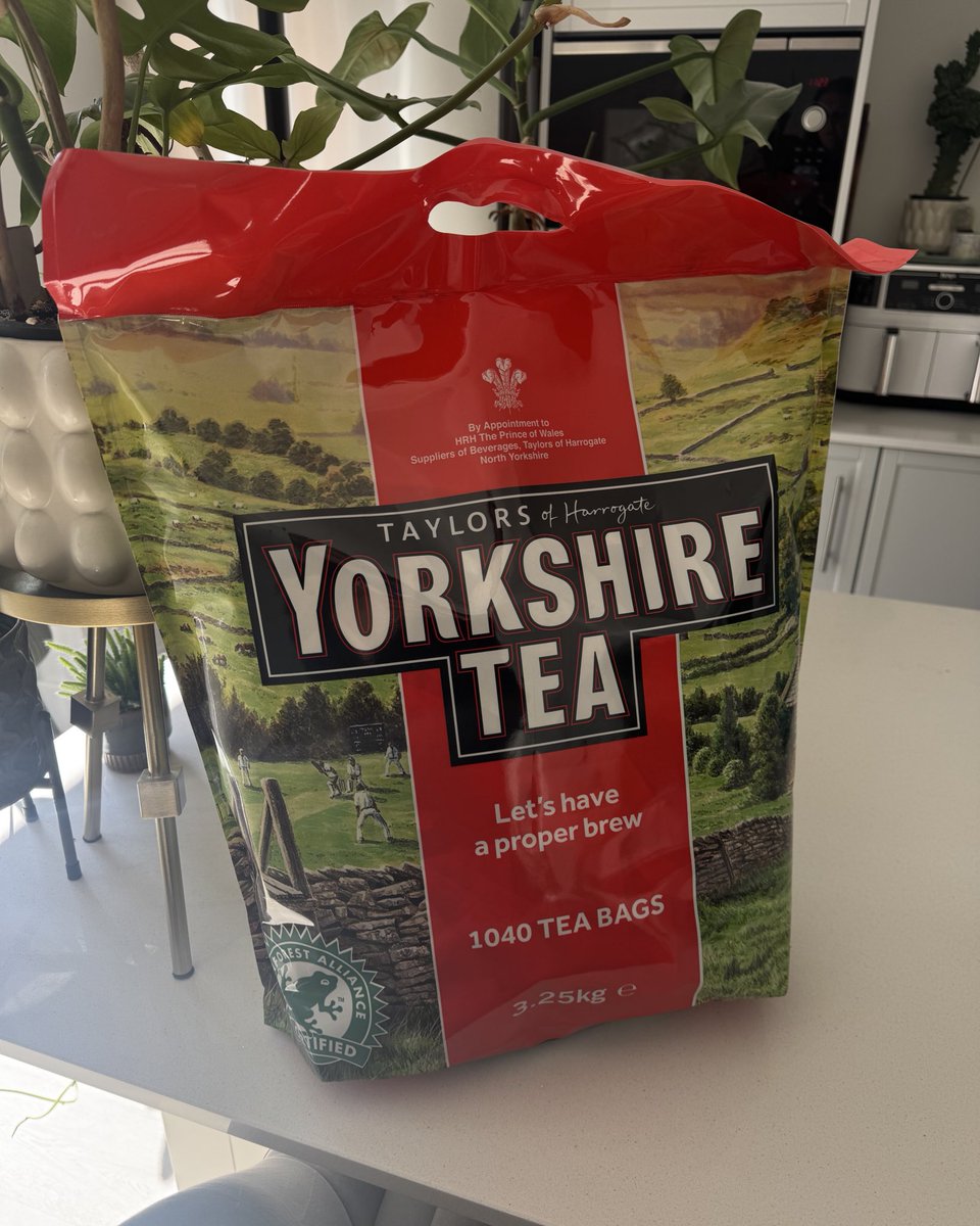 Do you know what makes Mondays instantly better?
A delivery of 1040 Yorkshire teabags.
