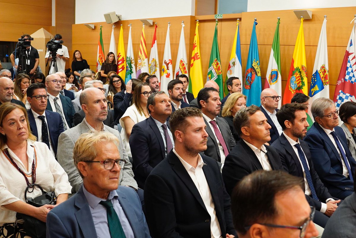 _COAMU's tweet photo. 🔊#COAMU ha asistido a la presentación del nuevo modelo de Vivienda Asequible de la Región de Murcia, presentado por el presidente, @LopezMirasF, que abre alternativas de gran interés para afrontar el que se ha posicionado como primer problema para los jóvenes españoles. https://t.co/rEWqbligpr