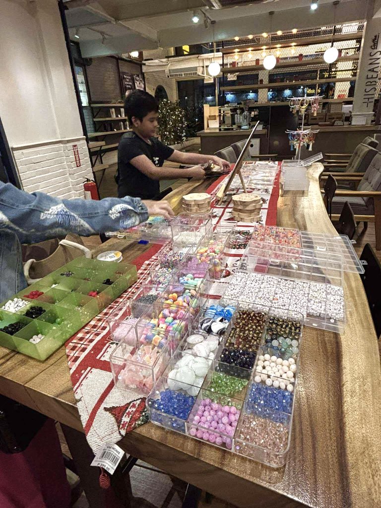 PangkatShuveeWW's tweet image. Getting ready and counting down the hours to our SHUKLA SURF WATCH PARTY! Nothing beats watching together and sharing good vibes. See you later, Surf fam, it’s going to be a blast!

SHUKLA SURF WATCH PARTY