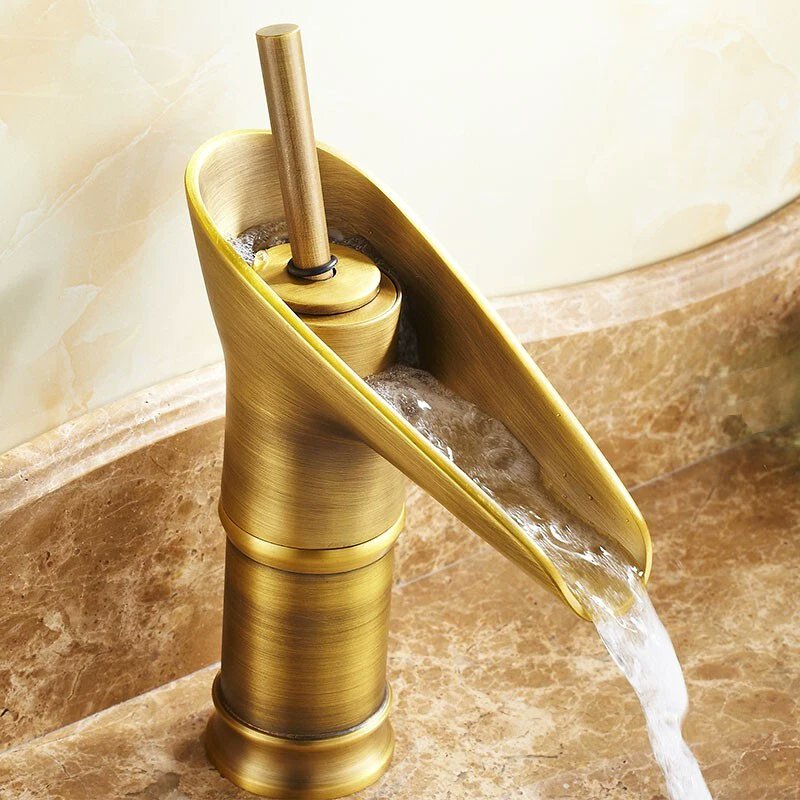 SATapGallery's tweet image. Curious? Do a double take on this vintage tap.💦 
Intriguing #design

#fillthevoid #therighttime #SATapGallery #tap #photo #taps #PHOTOS #design #tapdesigns #shapes #water #splash #Mondayvibes #Mondaymood #Mondayfeeling #browse #feastyoureyes #gallery #gold #vintage