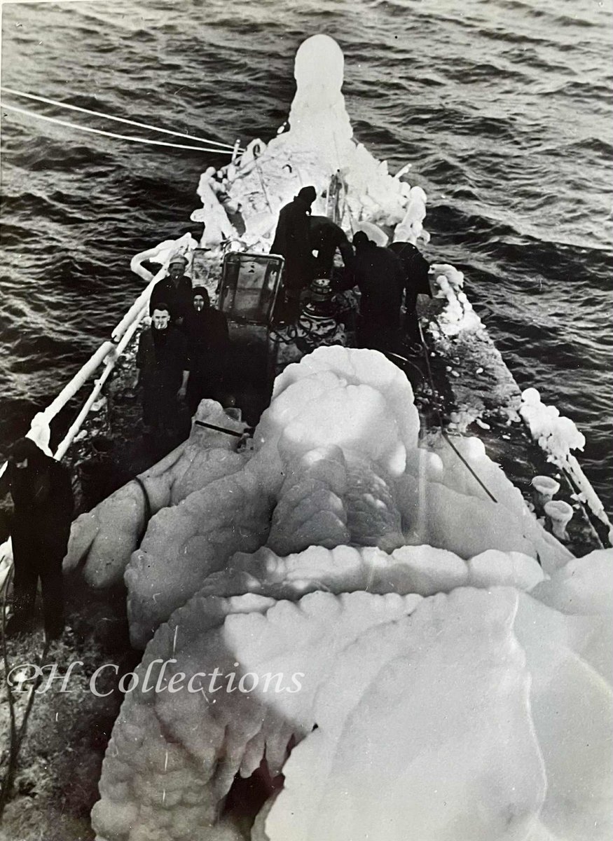 Poolhouse_UK's tweet photo. HMS Leamington was transferred to the Royal Canadian Navy in late 1942 &amp; was employed in the defence of shipping in the Western Atlantic. The crew endured extreme cold. In Jan 1943 the ship arrived in Halifax coated in ice

#BattleOfTheAtlantic #RoyalCanadianNavy #HMSLeamington https://t.co/CUYrVhAWoL