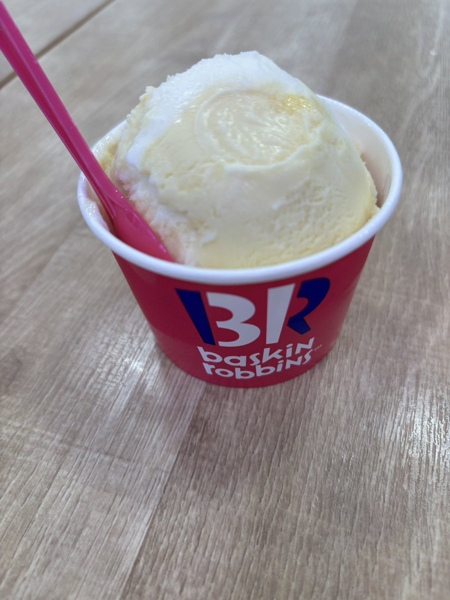 仕事終わってから近江八幡のしまむらまで電車🚶
駅から15分くらい歩いたけども何とかのちゆかのＬサイズの下をゲット！
しかもどちらもラスIでした🤗
これでめでたくトリプルセットアップ揃いましたー(((o(*ﾟ▽ﾟ*)o)))
流石に往復30分歩いて疲れたので誕生日クーポン使ってサーティワン🍨
美味し〜🤤