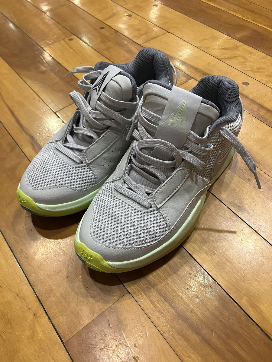 BB5Shin's tweet photo. 私個人としては"9月最後の🏀"となる本日も、東京は"夏"を感じる蒸し暑さ🥵
次回の🏀の時には、またもう少し季節が進んでいることを期待しながら、今回も"熱中症"に気をつけてプレーを楽しんできます😌
#Nike
#Ja1EP https://t.co/nkqd7ytyJD