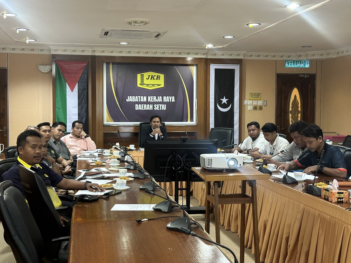 29 SEPTEMBER 2025   I   ISNIN

Mesyuarat Penyelarasaan Persiapan Menghadapi Musim Monsun Timur Laut 2025/2026 diadakan bagi memastikan kesiapsiagaan menghadapi musim tengkujuh. 

#iamJKR #TogetherWeDeliver
#JasaKepadaRakyat