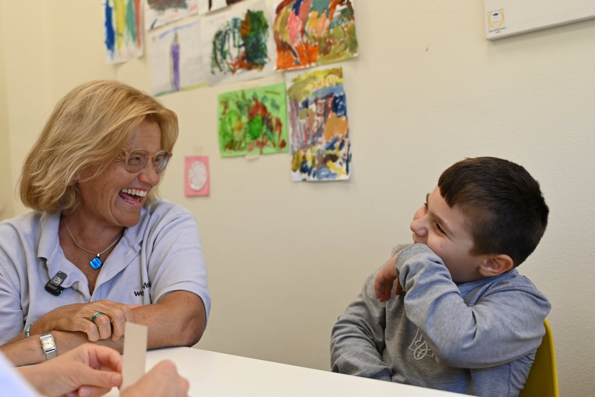 WVMEERO's tweet photo. In #Albania, our Regional Director @EleanorMonbiot visited the #Kia Green Light centre. 🧡

Based in #Librazhd, this project implemented by @WVAlbania provides services to children and young people with disabilities.

• 68 children and young people with a #disability have received therapy
• 1400 children and young people have taken part in #psycho-social activities to raise awareness of disability, #mentalhealth, #inclusion and self-confidence.