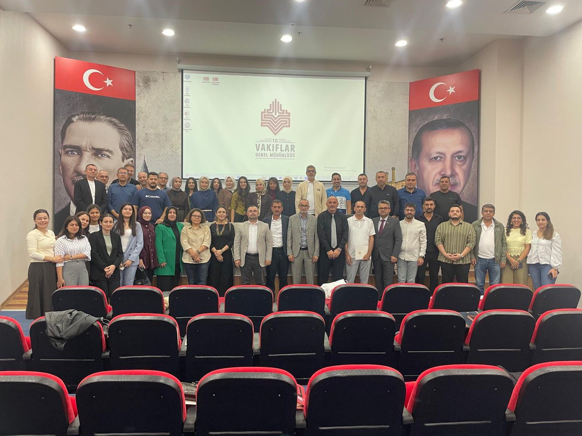 Vakıflar genel müdürlüğünün yaptığı Hayri hizmetlerle ilgili olarak 27-28 eylül tarihleri arasında Ankara'da yaptığımız istişare toplantısı.