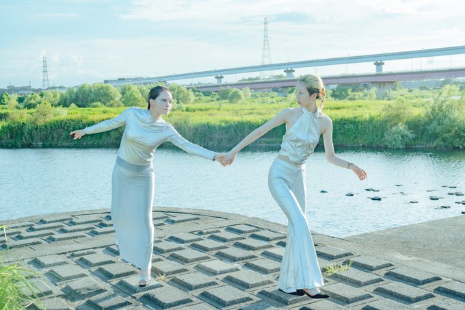 Kim4141pic's tweet image. 手繋ぎ ペア

描きたい、お好きなポーズあったら是非RPやブクマ、♡お願いします
📷資料撮影のモチベになります！  

 リクエスト等はマシュマロにて！（固定ツイのツリー）

 #彪資料写真集 #トレス素材 #Posereference