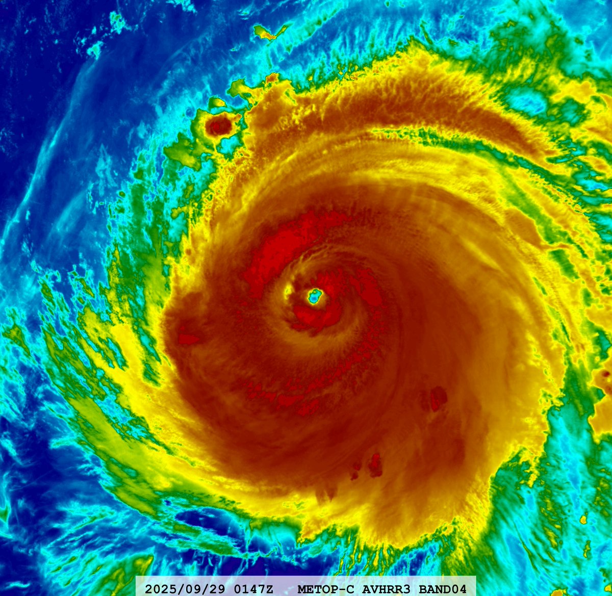 zeb199818's tweet photo. #08L Hurricane #HUMBERTO
Satellite: #METOPC #AVHRR3
Channel : B04 (10.8 ยตm) 1.1 km
Time : 2025/09/29 0147Z
Eye Temp : 14.16 ยฐC
Data Source : #EUMETSAT Data Store L1B
CPA : ~230 km https://t.co/8HXrJHzQzi