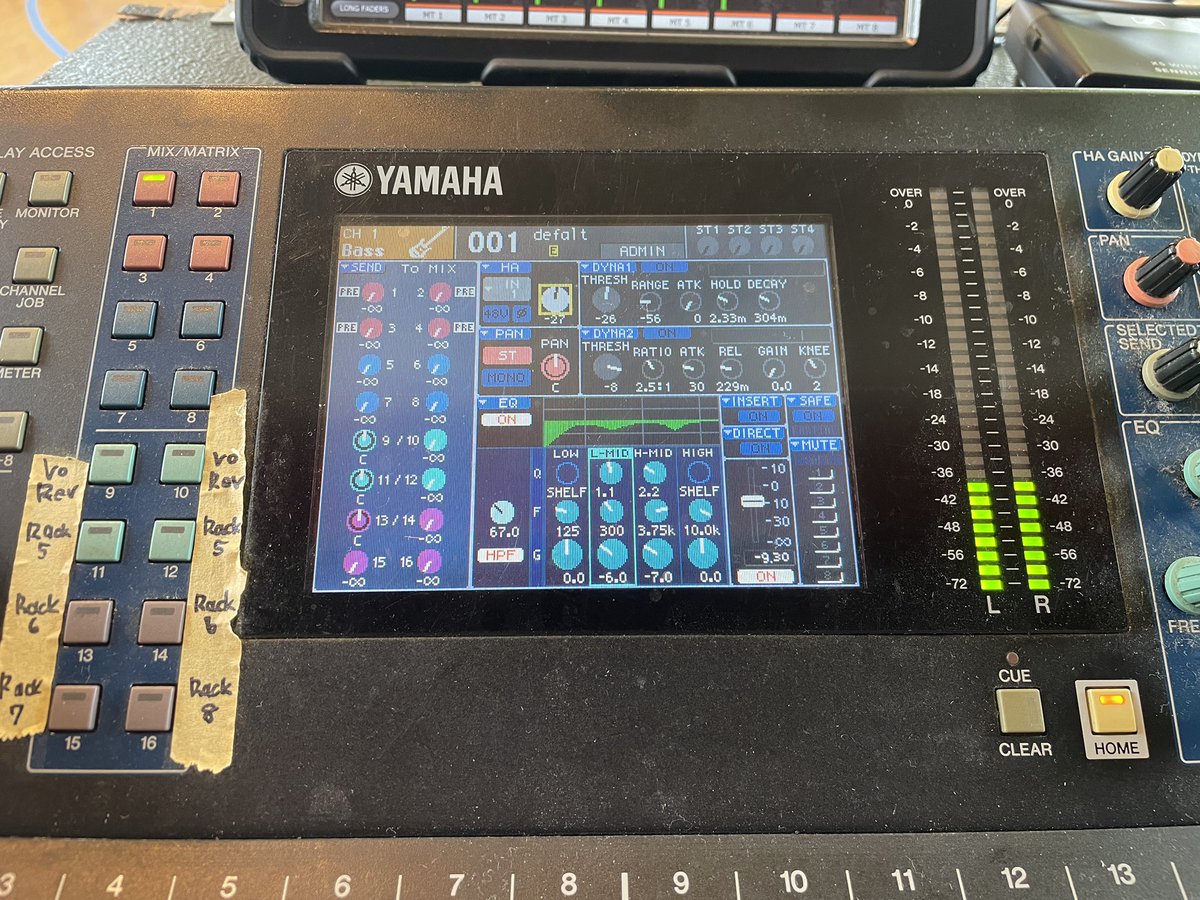 LesPlCo1's tweet image. 週末は関東に🚗

最近は回線数が多い依頼ばかりでタッチパネルのミキサーをよく使ってます🎚️

この前の現場は回線数が少なかったのでLS9を持ち出しましたがつい画面を触ってしまいます…反応しませんけど😅

＃音響あるある 
＃LS9
＃デジタルミキサー