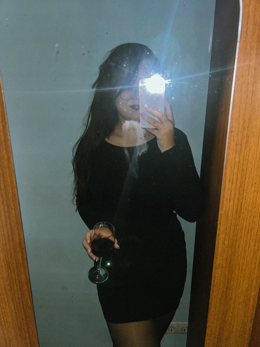 yulia tweet media