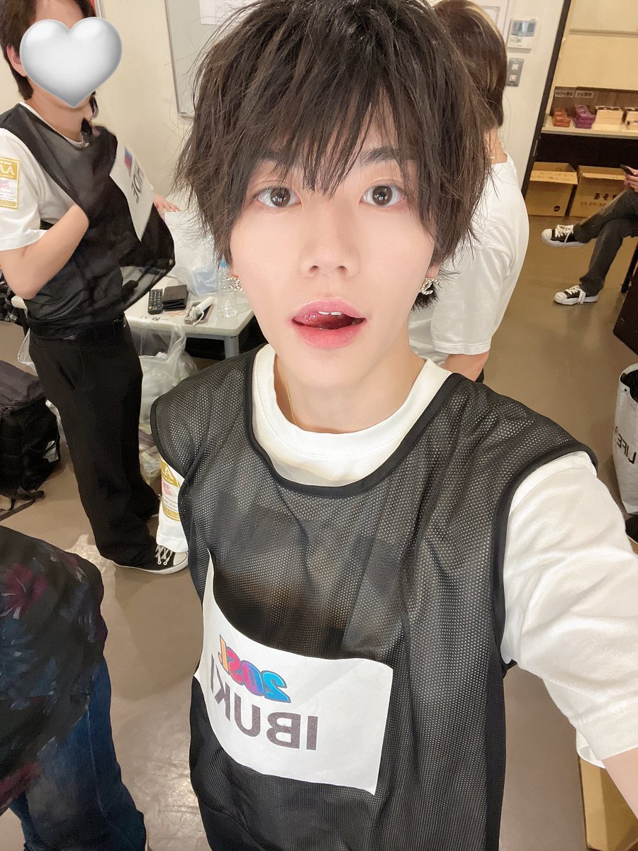 Ibuki_20SI's tweet photo. 【Melty Mellow】さんの豊洲PITワンマンライブにお邪魔させて頂きました!💛
もう本当にライブが凄すぎてずっと口空いてたかもしれない😖
最後に沢山ビラ受け取って貰えて嬉しかった😭
#meltymellow #豊洲pit #20si #アイドル
#メン地下 #俳優 #あべいぶき https://t.co/nGPGlhzwNL