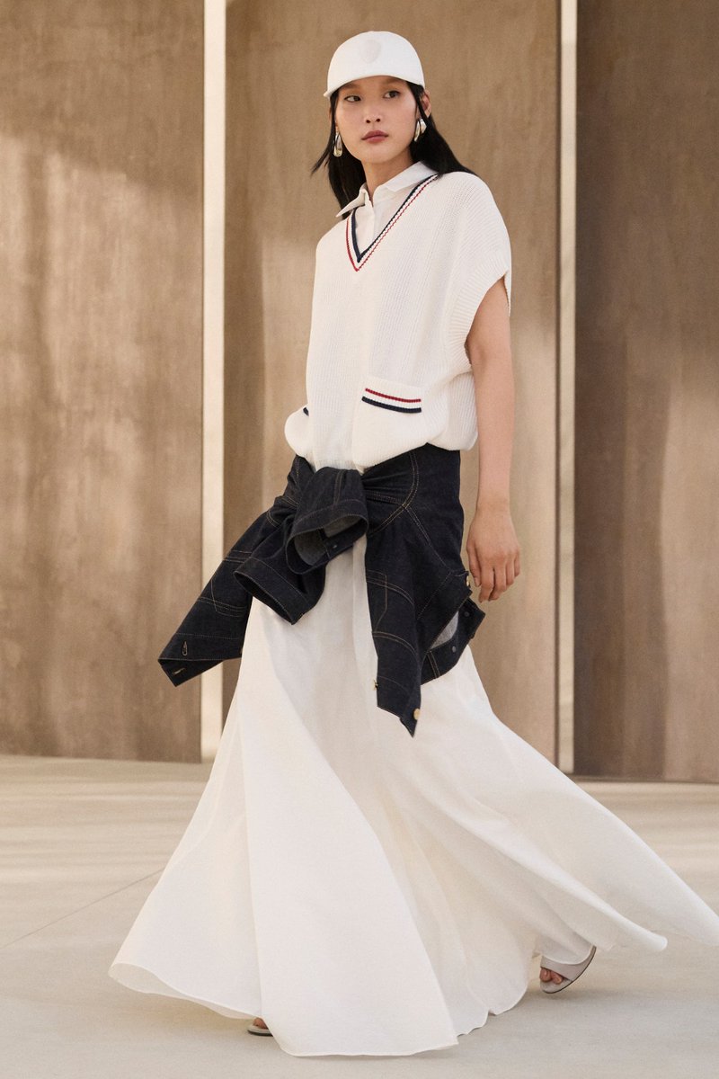 hiamag's tweet image. ربيع وصيف 2026 بتوقيع Brunello Cucinelli: أزياء تنبض بطاقة الطبيعة وقوتها ❤️👗
hiamag.com/node/1788144
#SpringSummer2026 #FashionWeek #BrunelloCucinelli