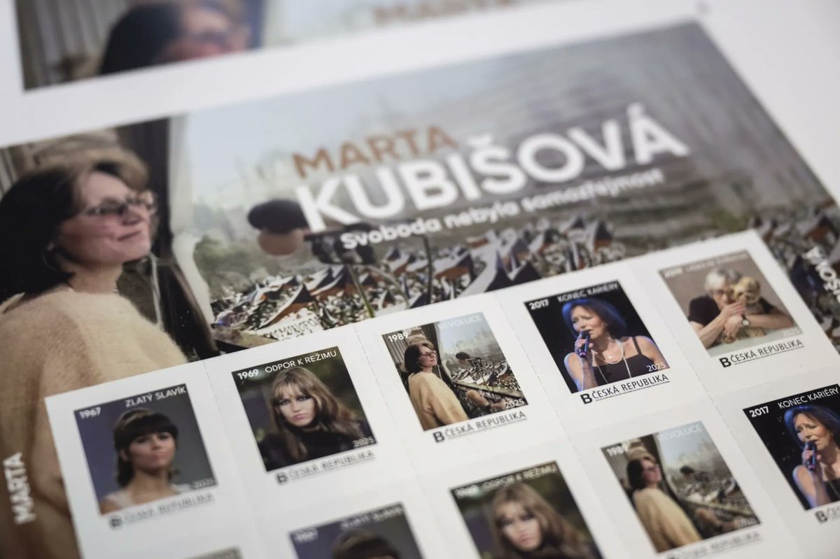 Marta Kubišová bude jako první česká zpěvačka na oficiálních poštovních známkách. V limitované edici vyjdou s pěti verzemi jejích portrétů, a to 1. listopadu, při příležitosti 83. narozenin umělkyně.

📷 ČTK