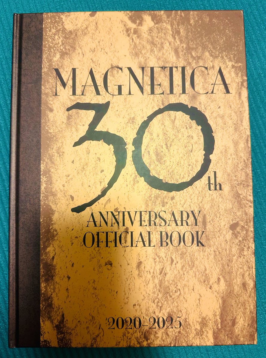 ウツさんFCの ANNIVERSARY BOOKの中に松本さんのお名前が👀✨
先週始まったツアーでも松本さんへの想いを感じる所があって胸熱だった🥹
本当に仲がいいんだなぁ☺️