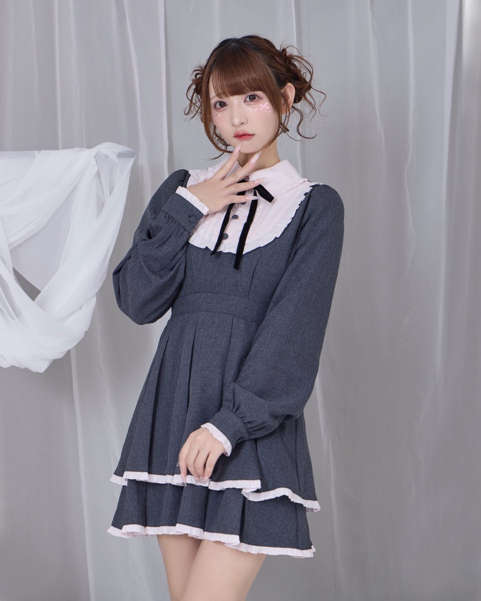 ⠀
┈ 𝑁𝐸𝑊𝐴𝑅𝑅𝐼𝑉𝐴𝐿 ┈

配色のヨーク切替がアクセントの
ワンピース 🐇🎀𓈒𓏸
⠀
♡ ベロアリボン配色ヨークワンピース
color : check / black
price : ¥13,200(tax in)
⠀
↳ 10/1(wed) 10:00 release
⠀
🛒 bunnyapartment.com/product/281038/