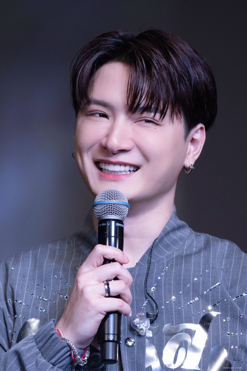 yuyuuaorfoto's tweet photo. ยิ้มหวานนนน 😆 @kristtps

#PEBACACONCERTINJAPAN
#KristPerawat https://t.co/ZDC6vjhxad