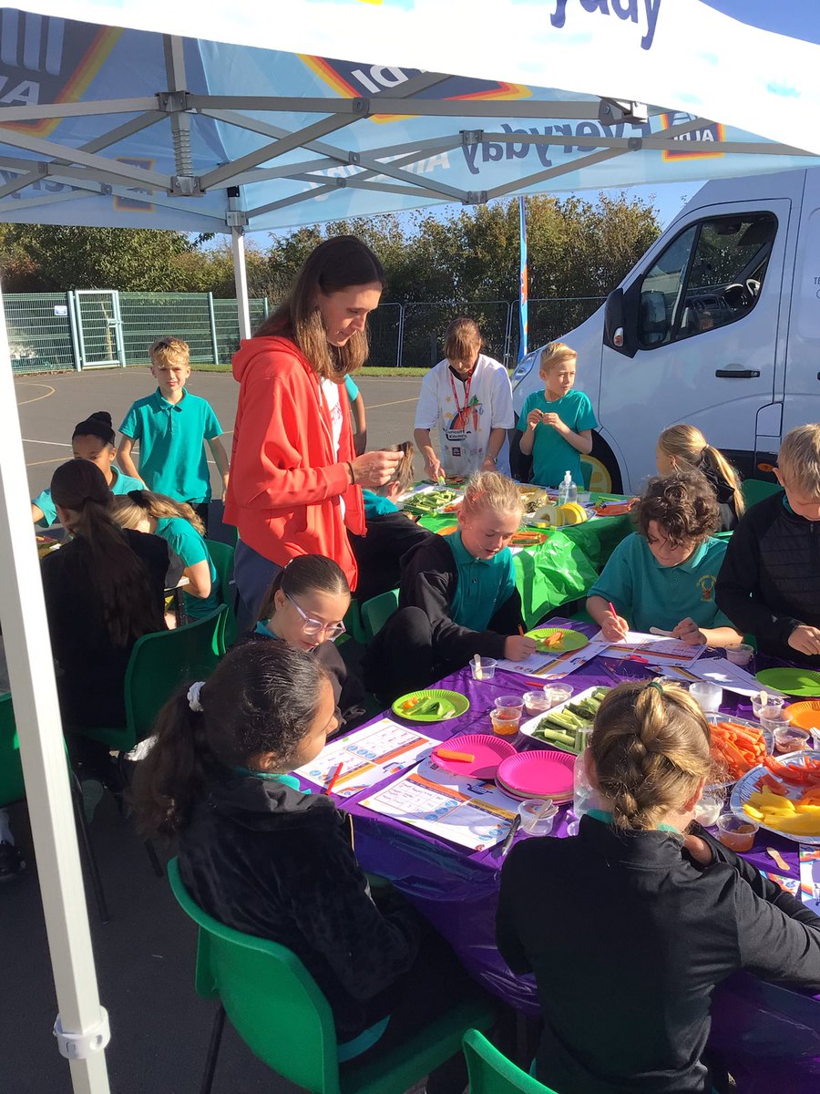 Thursday saw us welcome not one but two special guests to school. We were very lucky to have Paralympic cyclist Ben Watson and Olympic Rower Harriet Taylor join us in school for a special assembly around staying nutritious with our food choices.