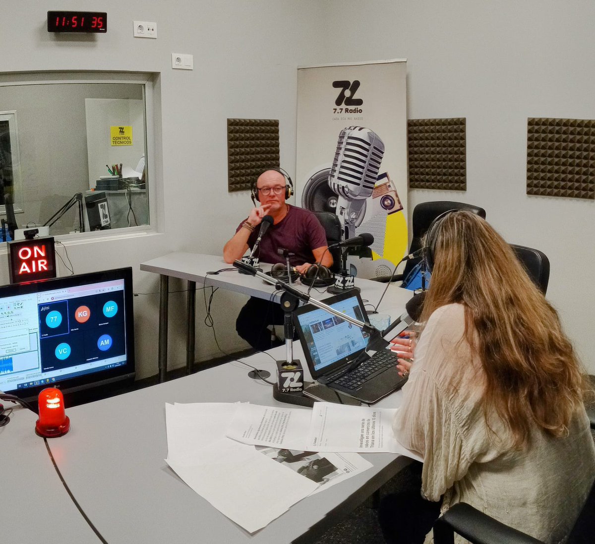 Hoy tenemos tertulia en el programa Centro Urbano con May del Rosario, en la que intervienen José Miguel Álamo, Candelaria Padrón, Kiko García y Valentín Correa. De 11:30 a 12:30h 7.7 Radio 89.6 FM 📷 y 7punto7radio.com