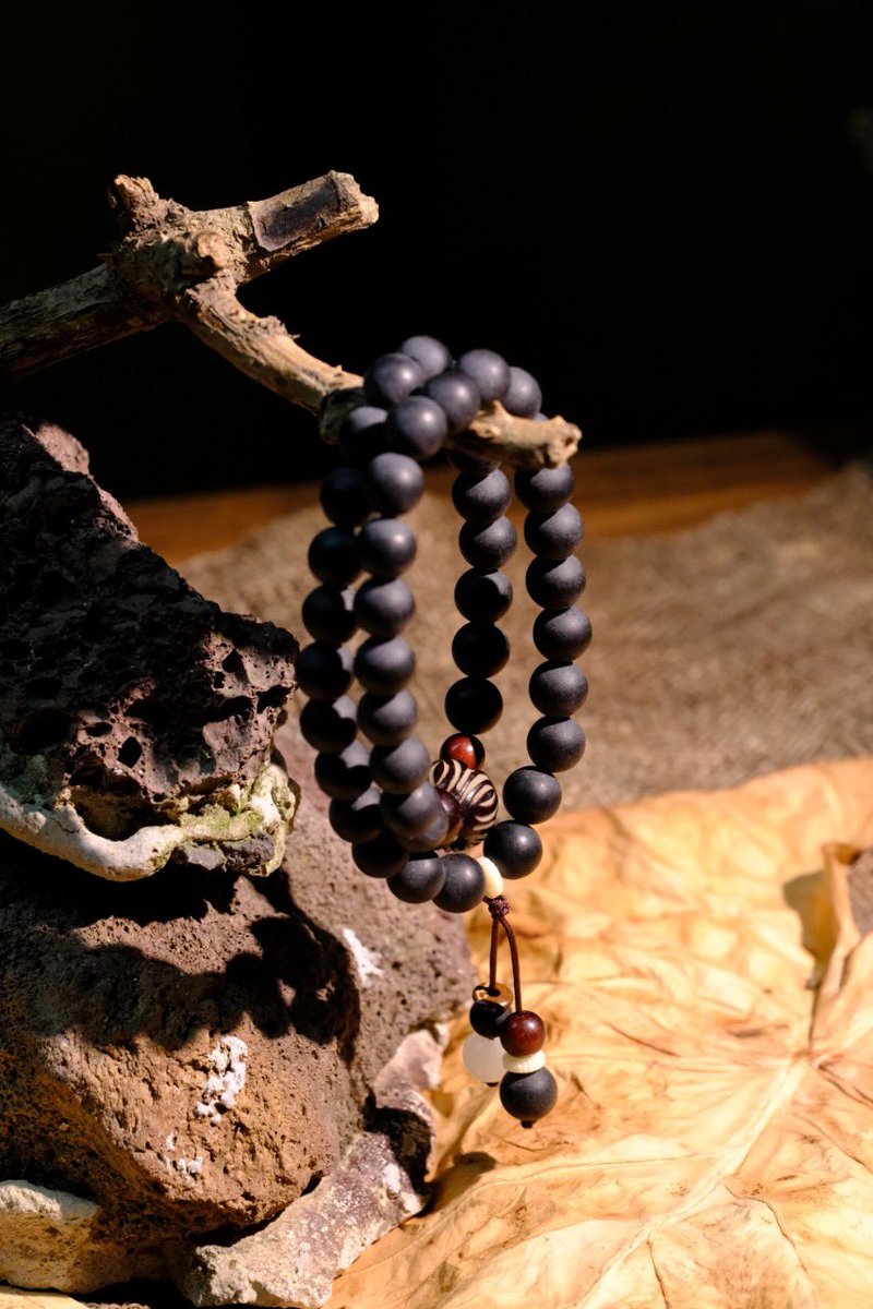 MMiucy's tweet image. Medicine beads for protection and vitality! ✨
Carry this energy bead daily to safeguard your health and boost your Yang energy. Feel energized every day!
New year, new beginnings—start with a healthy body.

#MedicineBead #HealthGuardian  #GoodLuck #EasternWisdom #Talisman