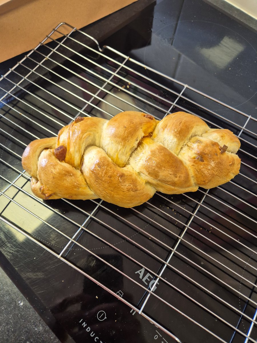 SwaFood's tweet image. Yr 10 H &amp;amp; C. Chorizo plait bread.  Gorgeous ☺️ @SpringwestA