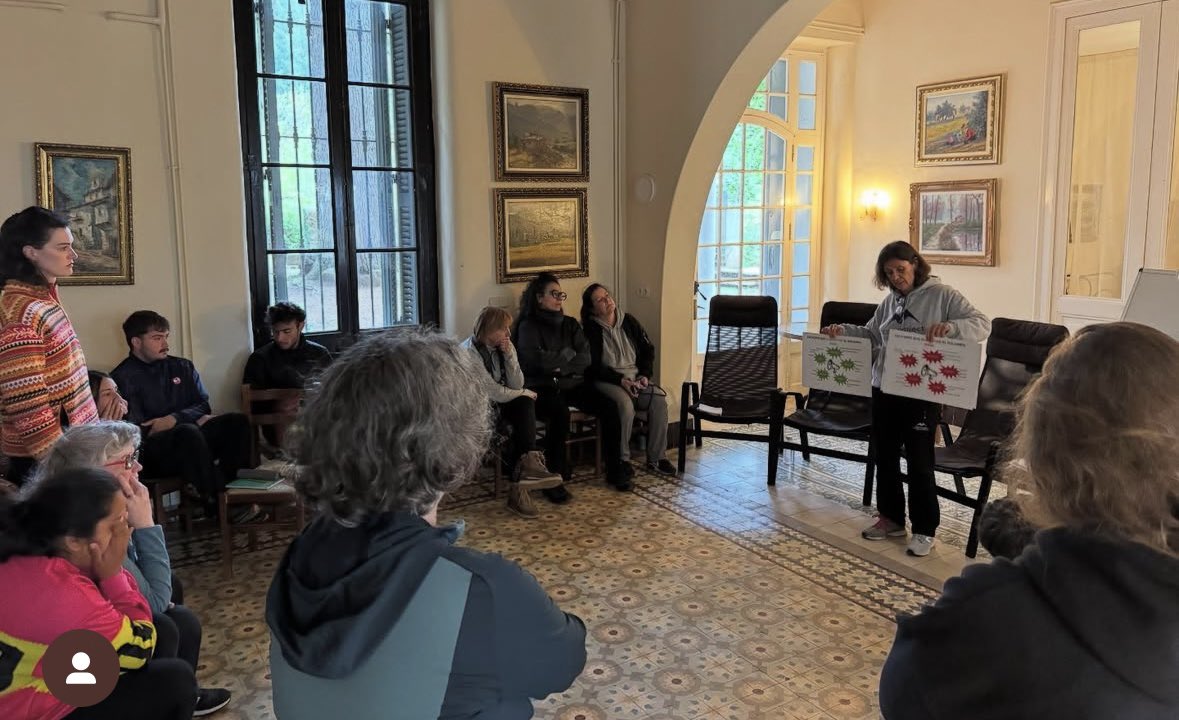 somcimproject's tweet photo. 🏡 Inscripcions obertes per a l’estada a la casa rural (24-26 oct).
Un cap de setmana per desconnectar, gaudir de la natura i aprendre eines útils amb la Dra. Mayte Serrat.
📢 Encara hi ha places!
👉 WhatsApp 621 381 631
🔗 https://t.co/OFObHZZJCt
#Fibromiàlgia #FibroWalk https://t.co/VckNRwyCtf