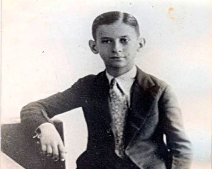DrRobertoMOjeda's tweet photo. Evocamos en el aniversario de su asesinato al pionero mártir Paquito González, decididos a que nuestros  niños y adolescentes se eduquen con igual decisión y valor. #CubaViveEnSuHistoria https://t.co/o6MNitePE3