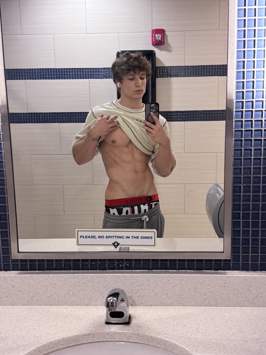 realbenverbeck's tweet photo. don’t waste your spit in the sink https://t.co/FLayL2E79H
