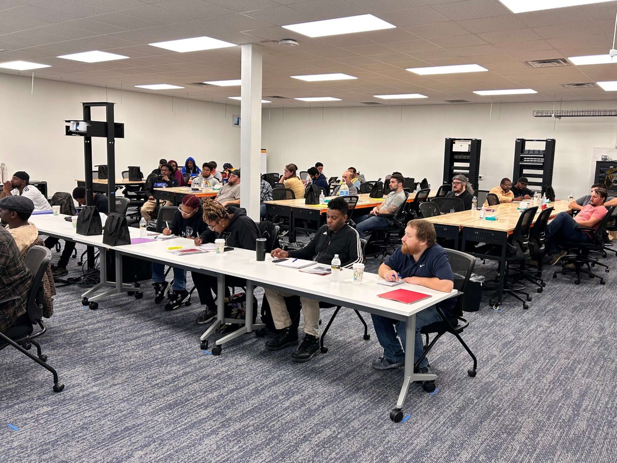 DirectlineG's tweet image. Today we begin week 2 of our DLU Bootcamp, and the momentum is strong!

From hands-on training in data center infrastructure to mastering installation best practices, this cohort is making incredible progress.

#CBREDirectLine #DLU #DataCenterTraining