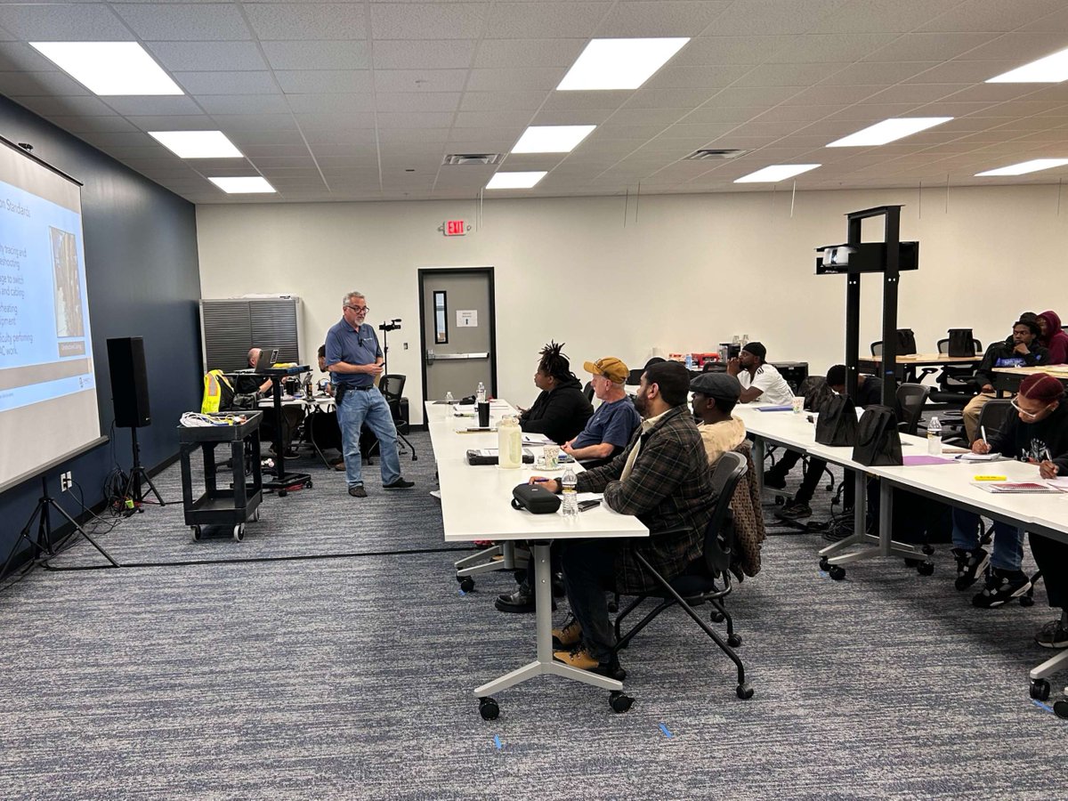 DirectlineG's tweet image. Today we begin week 2 of our DLU Bootcamp, and the momentum is strong!

From hands-on training in data center infrastructure to mastering installation best practices, this cohort is making incredible progress.

#CBREDirectLine #DLU #DataCenterTraining