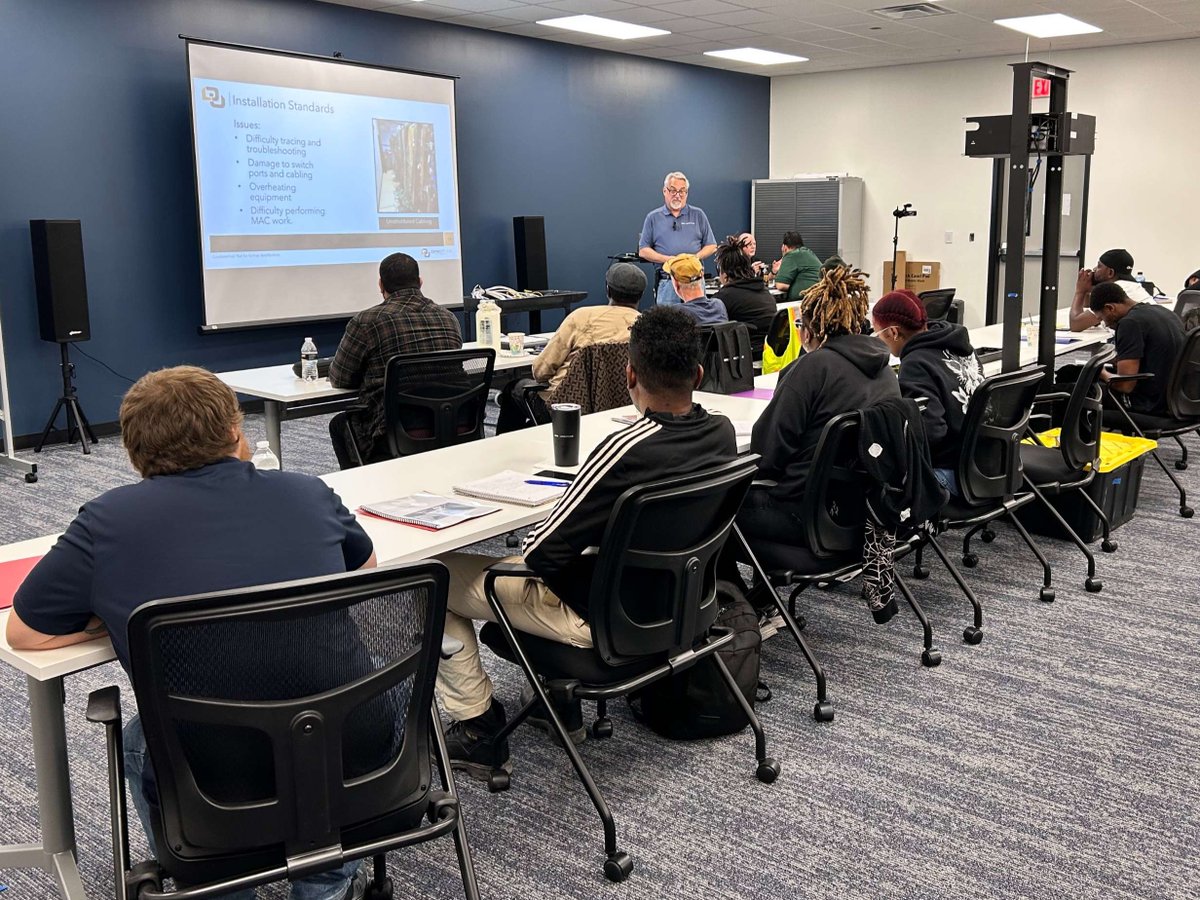 DirectlineG's tweet image. Today we begin week 2 of our DLU Bootcamp, and the momentum is strong!

From hands-on training in data center infrastructure to mastering installation best practices, this cohort is making incredible progress.

#CBREDirectLine #DLU #DataCenterTraining