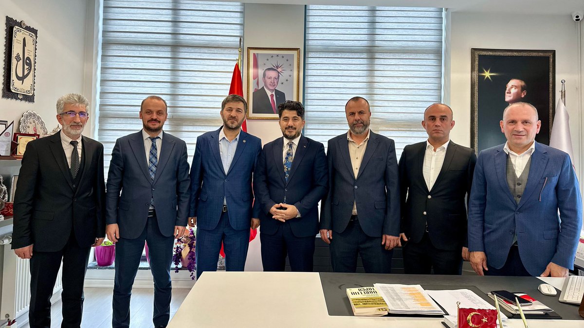 Eğitim Bir-Sen İstanbul 2 No’lu Şube Başkanı Mahmut Akay, Başkan Yardımcısı İlkay Gül, Eğitim Bir-Sen Gaziosmanpaşa İlçe Başkanı Mustafa Ergül ve Yönetim Kurulu, İlçe Milli Eğitim Müdürümüz Fatih Mustafa Topsakal’ı ziyaret ettiler. 2025-2026 Eğitim ve Öğretim Yılı’nın hayırlı