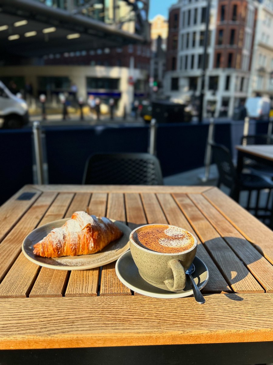 candlemakerCS's tweet photo. Cozy mornings, warm coffee, stronger days. ☕️ https://t.co/jWtvwos8Qg