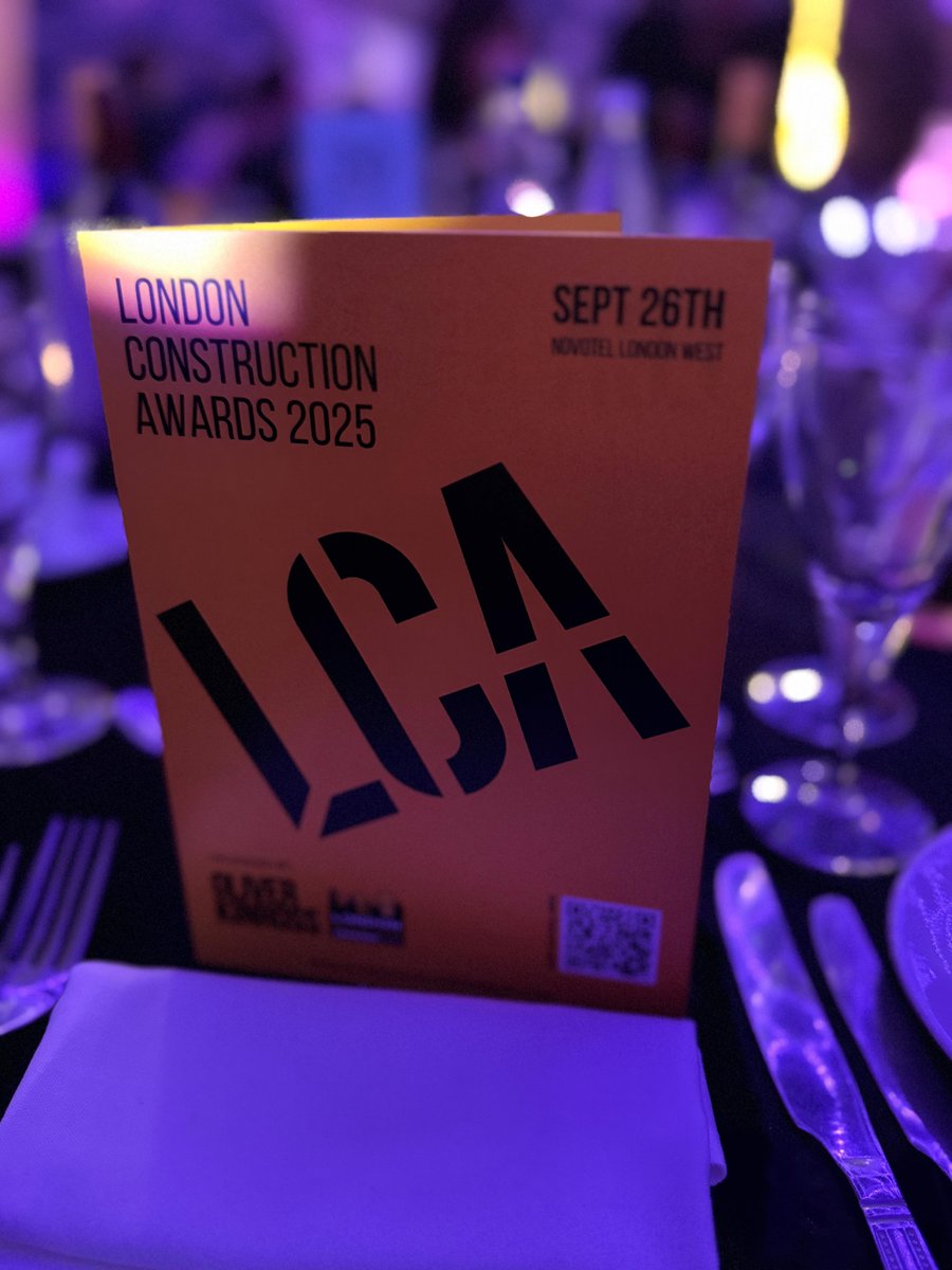 UnityDoors's tweet image. #mondaythoughts Well done FDM on winning Fire Safety Solution of the Year! Thank you for the invitation to the LCA's. Both Ahmed & Nina thoroughly enjoyed it, great to see you deservedly win! @madeinbritain @jck_joinery @FDSafetyWeek @FireDoorAll linkedin.com/feed/update/ur…