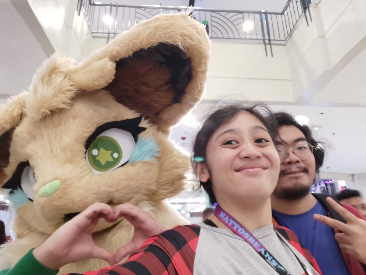 NattosBeans's tweet photo. It was a fun time visiting #PokeConPH2025 for a brief moment with my partner and friends^^

Maybe next year I'll attend longer^^

With @TheVeeWithBeans and @HonsePosting https://t.co/hC2zqiiLys