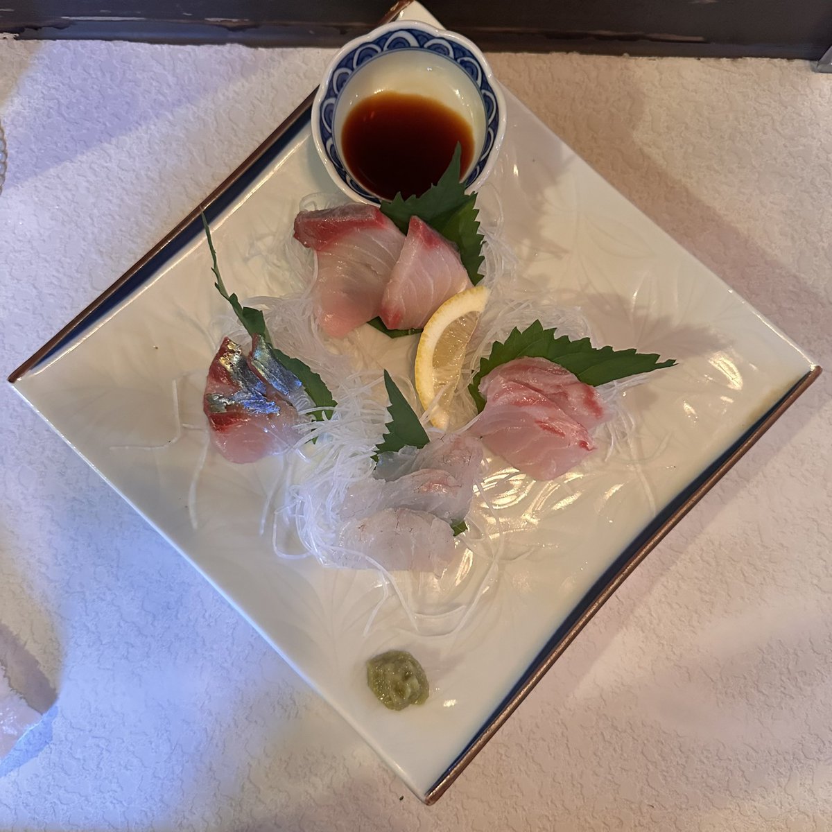 行きつけのお店でお刺身頂きました🐟
めっちゃ新鮮で美味しかったです😋