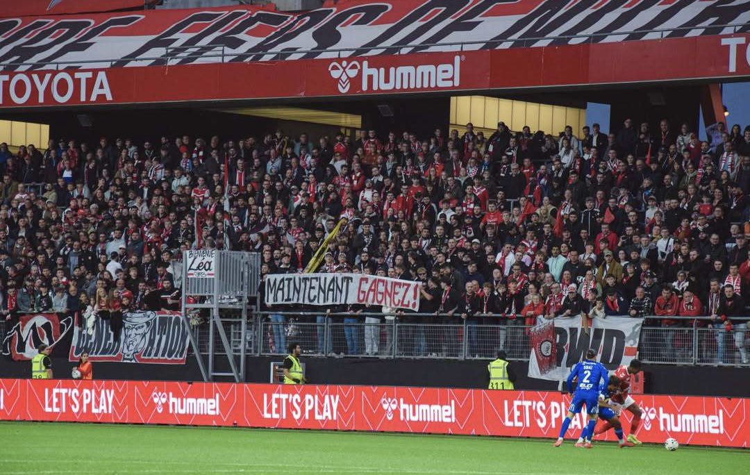 UltrasRoisters's tweet photo. J8 VA - Villefranche (26/09/2025) 

Une victoire qui fait du bien ! 
Le groupe avait quelques messages à faire passer 🖌️ 

⬇️

����@FederationVA https://t.co/P1aN3hArIm