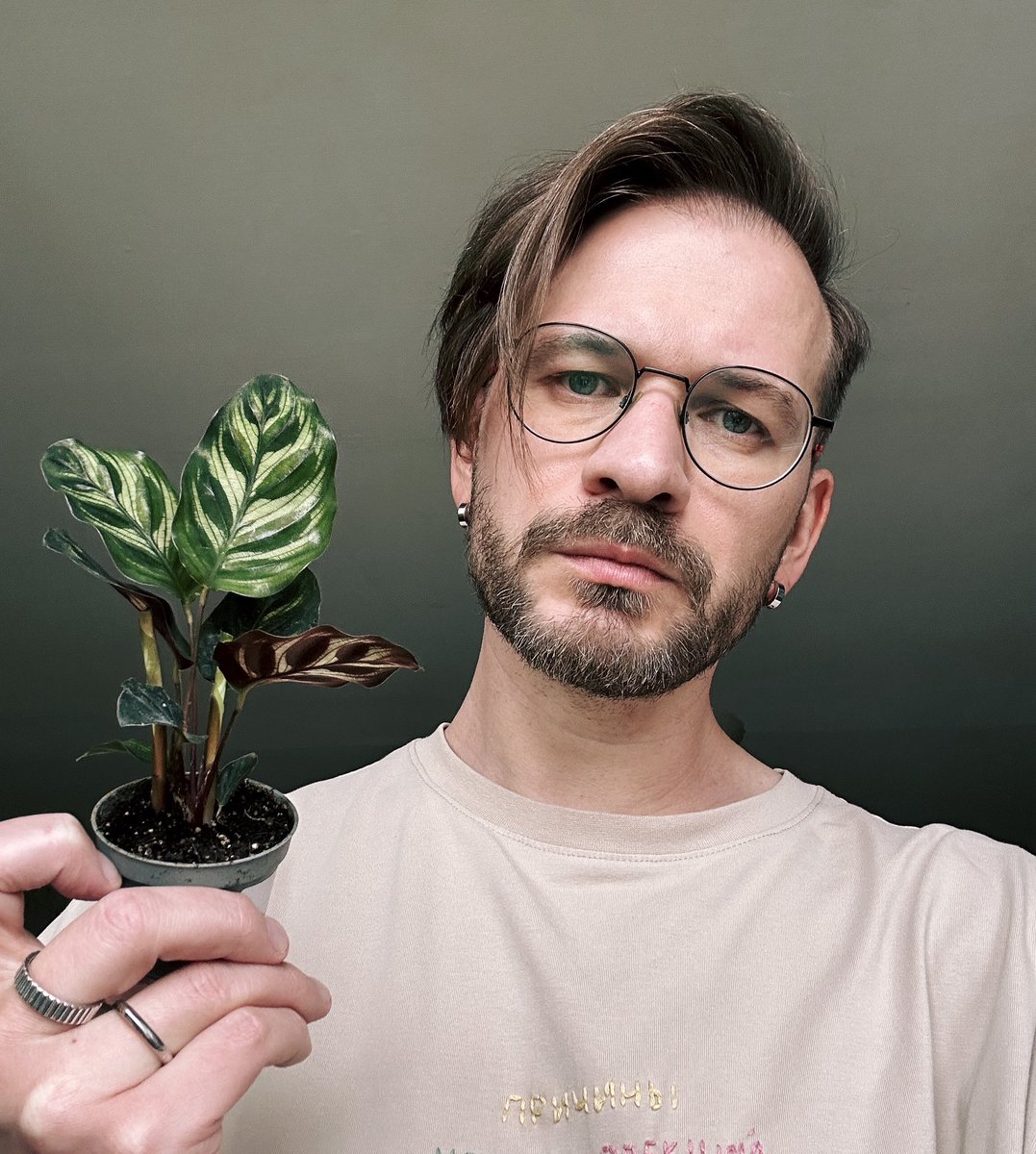 mutno's tweet image. теперь я буду с ним жить