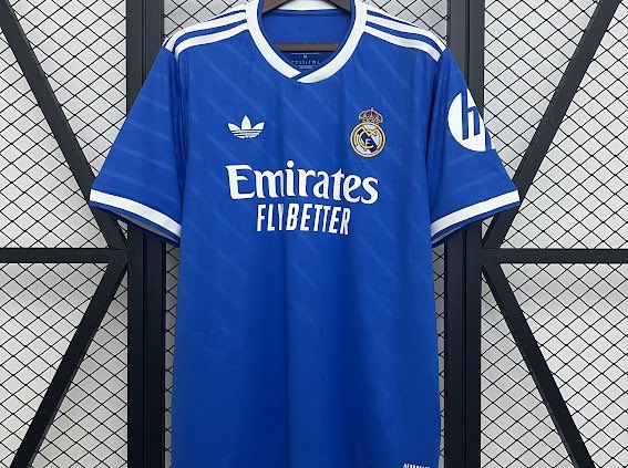 🚨 SORTEO INTERNACIONAL 

🎁 Consigue esta equipación del Real Madrid ¡Nombre y número a elegir

Requisitos:

• RT
• seguir a <a href="/PBlanco12487/">predicador blanco</a> 

Opcional: Mencionar a 1 amigo para doble participación

Ganador: 🥇 6 de Octubre