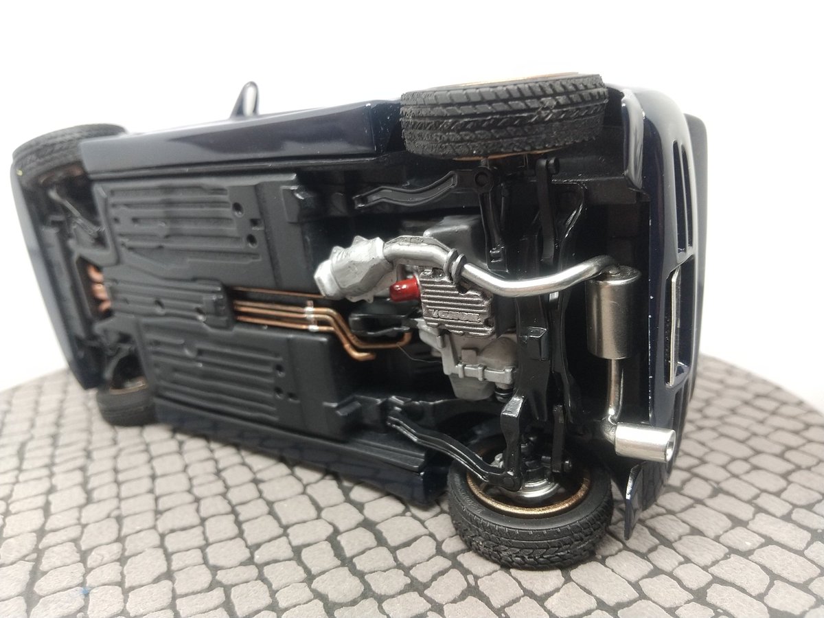 #アオシマ
#BEAT
#PP1
愛車再現のビート完成🥳
ボディカラーは実車のオールペンに使用した塗料を使用。
自作箇所はヒッポスリーク風フロントバンパー、サイドステッブ形状変更、リアスポイラー、マフラーです。
ホイールはCE28風の3Dプリント品を購入し、F14R15インチの前後異形を再現しています。