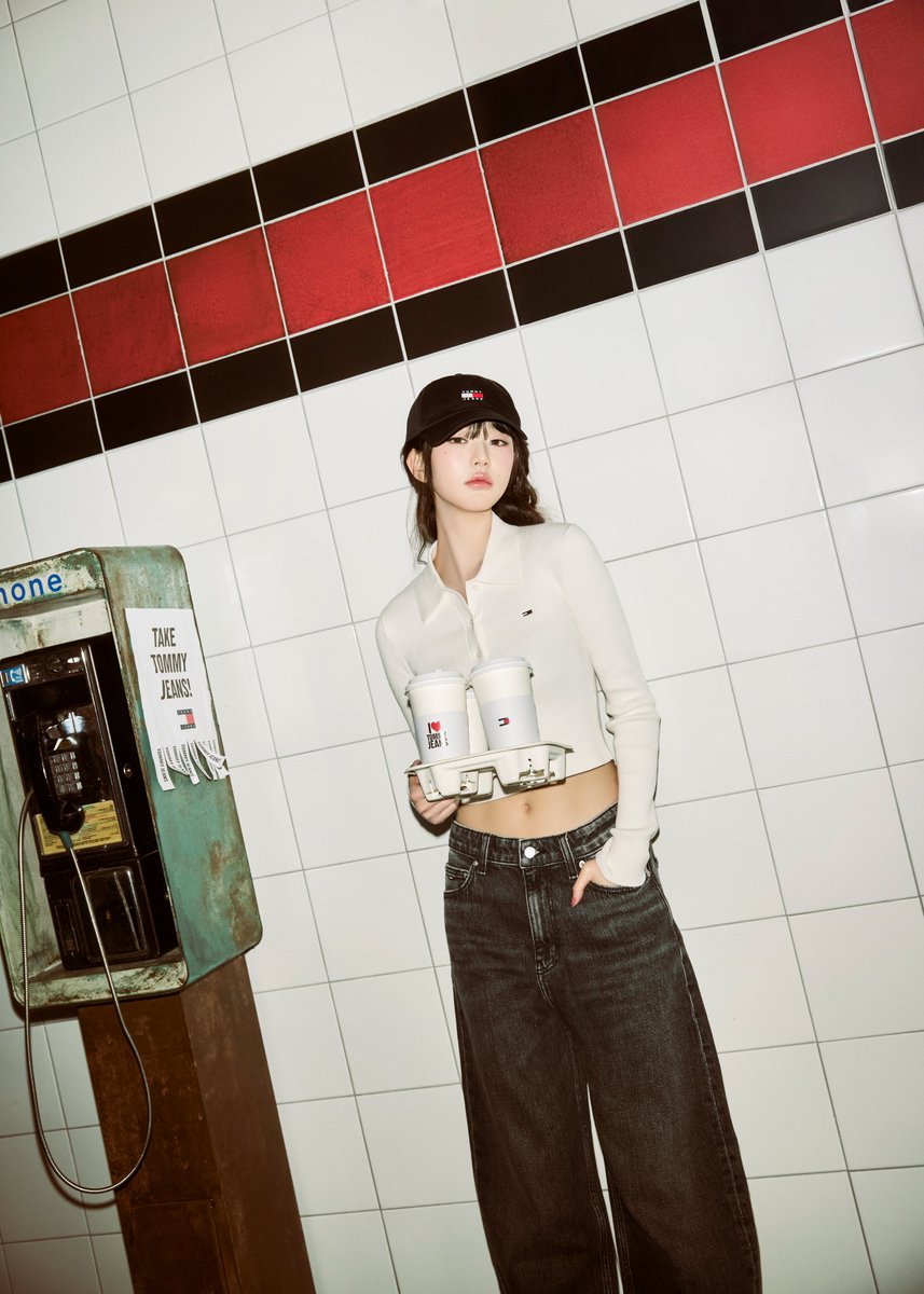 the 90’s called, we’re bringing back timeless NYC cool 
#JANGWONYOUNG