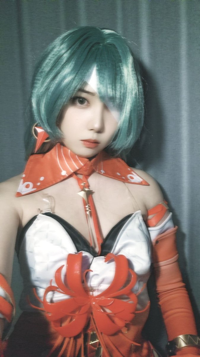 Uchuu_Soda's tweet photo. #鸣潮
#명조
#WutheringWaves
#cosplay

플로로 (Phrolova) https://t.co/zFzzF8EtSp