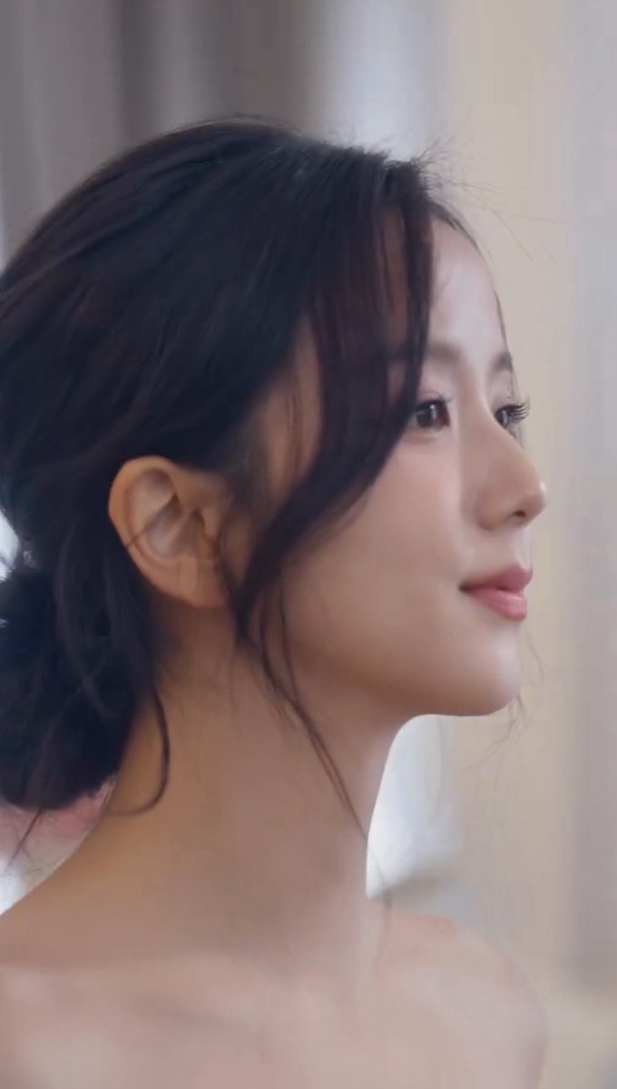 QUEENJISOO103's tweet photo. Drop the tags please and thank you 

#JISOO #JISOOxDiorSS26
#DiorSS26 #DiorSS26xJISOO @Dior https://t.co/tg0lDOj1sN