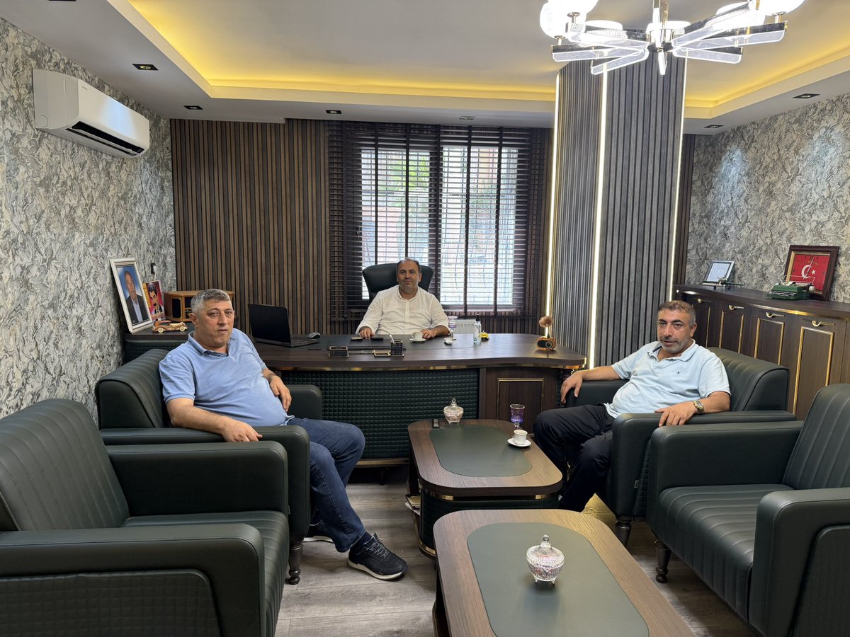 Şanlıurfa MHP il başkan yardımcısı <a href="/kemalkarakus63/">Kemal Karakuş</a> bürosunda ziyaret ettik.İlgi alakası için başkanıma çok teşekkür ederim. <a href="/HalilBayuk1/">Halil Bayuk</a> <a href="/kenanbayuktv/">Kenan BAYUK</a> <a href="/farukbayuknet/">🇹🇷Faruk Bayuk</a> <a href="/Halilkus630663/">Halil kuş (Yedek Hesabım)</a> <a href="/hkhalilkarakus/">İ. Halil KARAKUŞ</a> <a href="/mgmahmutgunes/">Mahmut Güneş</a> <a href="/iozyavuz1963/">İbrahim Özyavuz</a> <a href="/mahmutozyavuz/">Mahmut Özyavuz</a> <a href="/rhaajans/">RHA AJANS</a> <a href="/onurbayrak34/">Onur Bayrak</a> <a href="/mfarukbayrak/">faruk bayrak</a>