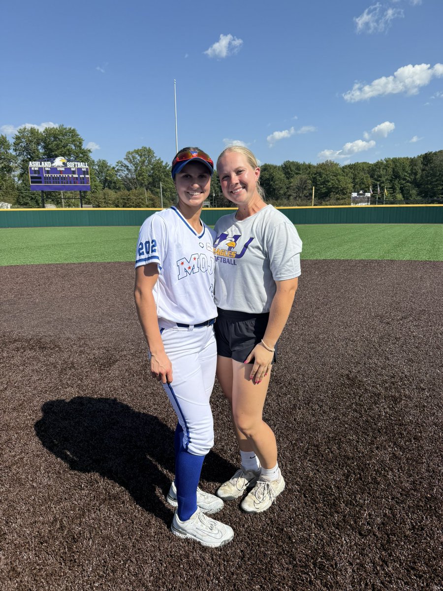 I had an amazing time getting the chance to work with <a href="/AshlandUSball/">Ashland University Softball</a> yesterday and <a href="/CoachJLPrice/">Jackie Price</a> and her coaching staff! I want to thank Coach Price and all of her players for making it a great camp! <a href="/MOJO2K9FOX/">TN Mojo 2027 Fox</a>