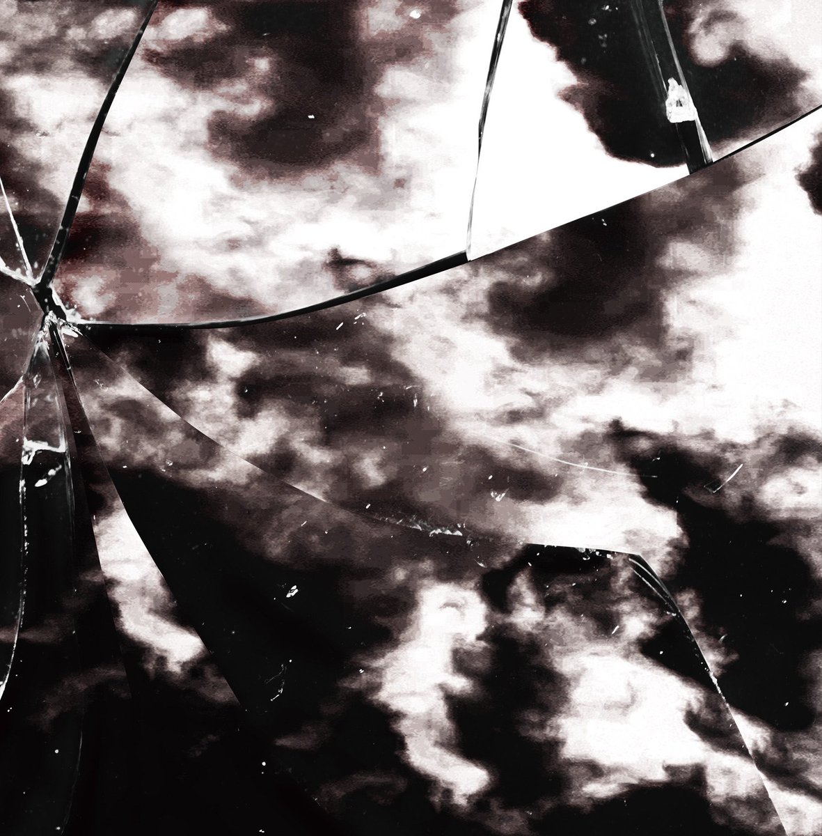 黝、届いていました…！！（THE AVOIDED SUN / SHADOWSの着弾に埋もれてました）
事前情報通りハード・激しく、とても良き…！！手に入って良かった💿
gibkiy gibkiy gibkiyの黝を聴いています（#ShortcutsApp 経由）