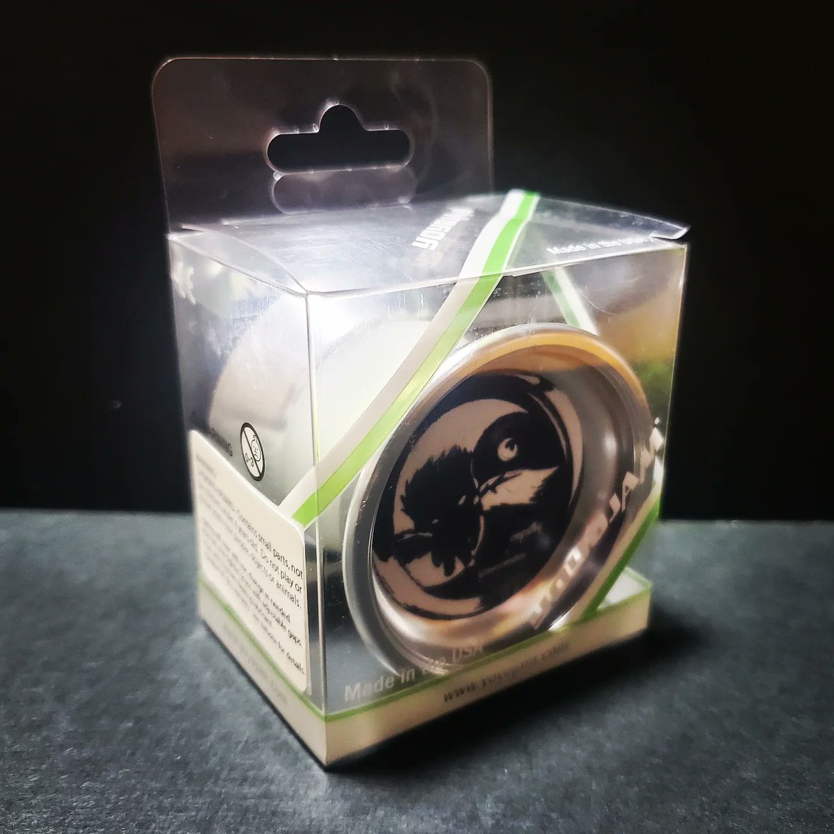 sho_1_glowedge's tweet image. はい、ヤっちゃいました😜
どうしても私の中ではこう見えたんです…
発売当初は飛びついて後悔するのではと迷ってましたが素晴らしいほどの現代版ジャム感🎶
リスペクトも含めリデザインしたステッカーを組み合わせました💕
自画自賛ですが最高です👍✨️
#ヨーヨー
#empty
#empathy 
#yoyorecreation