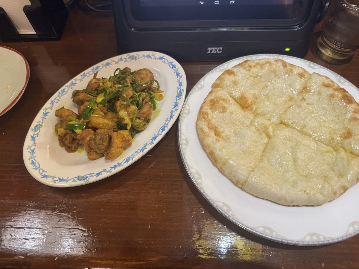 5150v's tweet photo. 今日は仕事で宮崎
晩飯はネパリレストラン🇳🇵チリモモ辛くて、しょっぱくてククリラムには最高😀らむ https://t.co/iaizmPZj6g