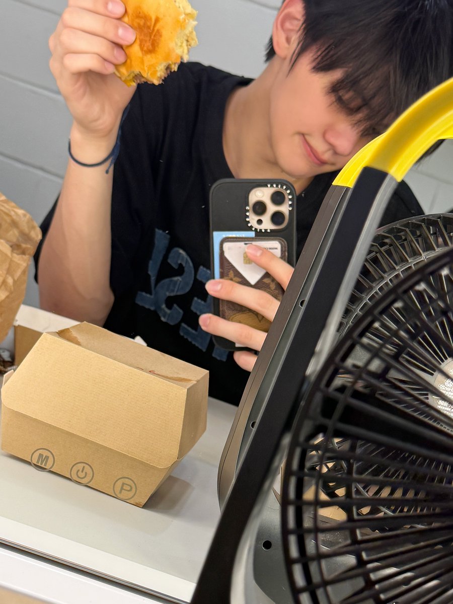 koiqlp's tweet photo. 250929 플러스챗 #김규빈 https://t.co/HKrI2GSHkZ