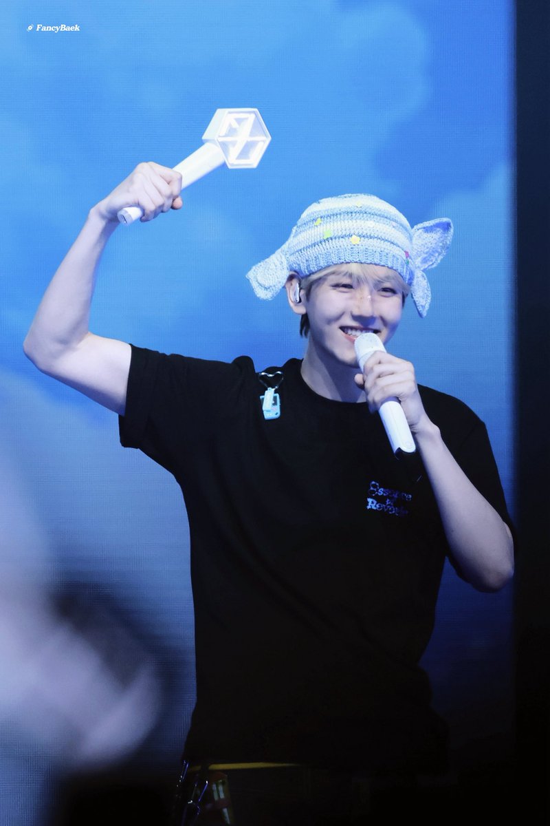 FancyBaek tweet media